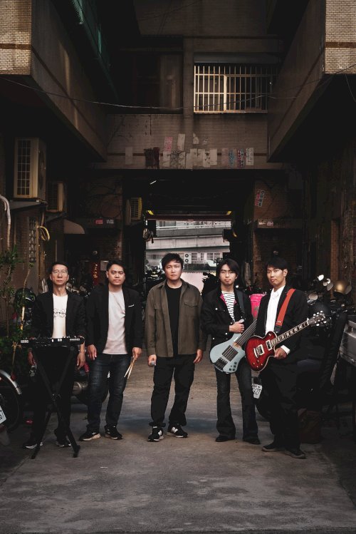 Band,  雨城時刻 Rain City Moment